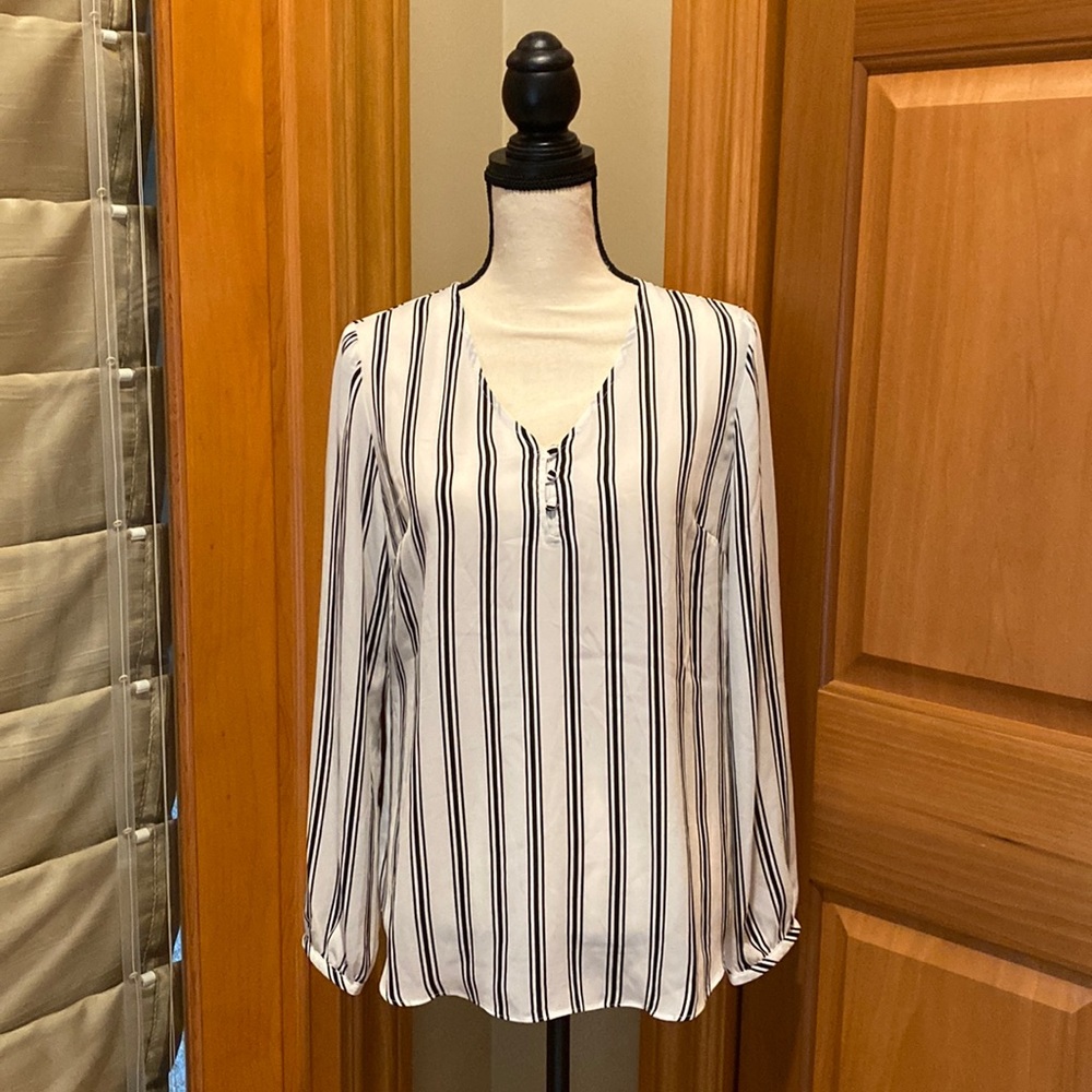 ✨4for12✨WHBM Blouse Top